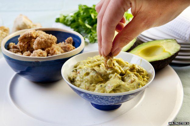 Mr Trotters Posh Pork Scratchings with dip