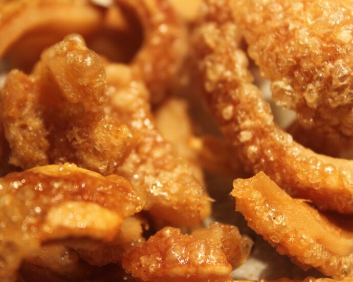 how to make pork scratchings