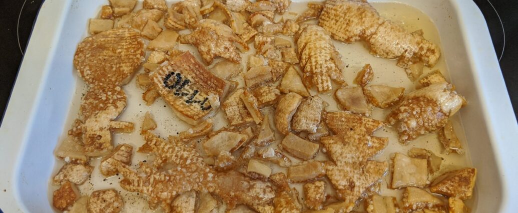 Pork crackling Christmas decorations in a pan