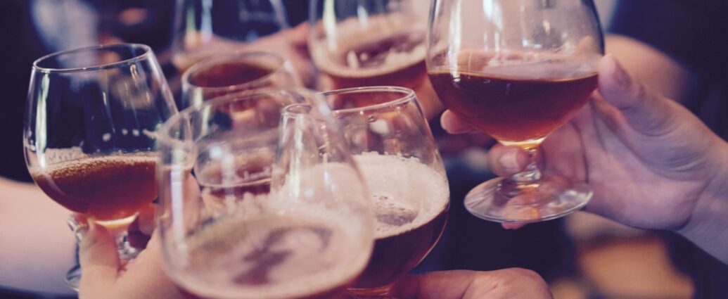 good news from the pub - people drinking beer